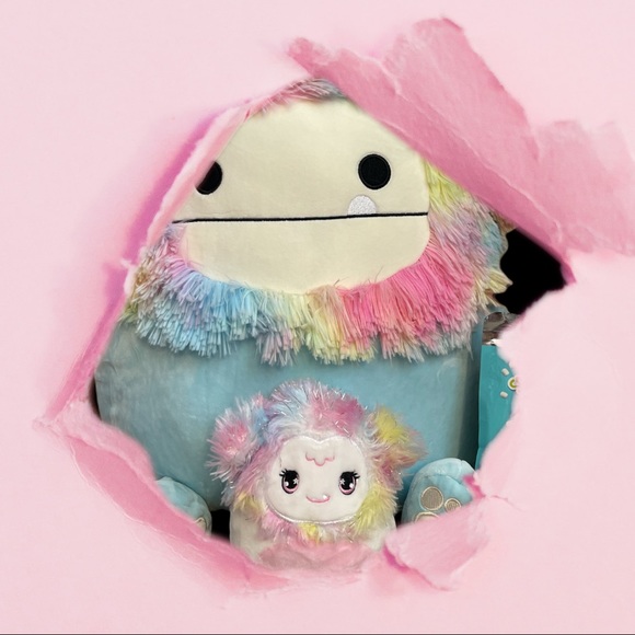 ZOZO 16” BIGFOOT RARE SQUISHMALLOW WITH A SCENTED MYSTERY 6” BABY BIGFOO… - Picture 5 of 5